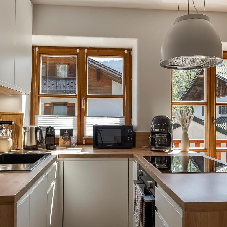 ALPINESTAY #1 - Apartment für 6 - Bergblick, Balkon, Kamin, Kino, Yoga, Parkplatz - Apartment mit 2 Schlafzimmern - 11