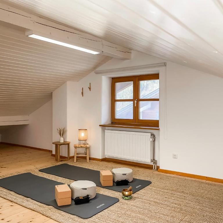 ALPINESTAY #1 - Apartment für 6 - Bergblick, Balkon, Kamin, Kino, Yoga, Parkplatz - Apartment mit 2 Schlafzimmern - 14