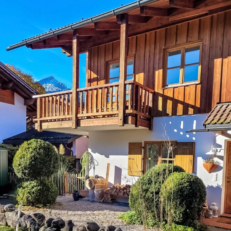 ALPINESTAY #1 - Apartment für 6 - Bergblick, Balkon, Kamin, Kino, Yoga, Parkplatz - Apartment mit 2 Schlafzimmern - 15