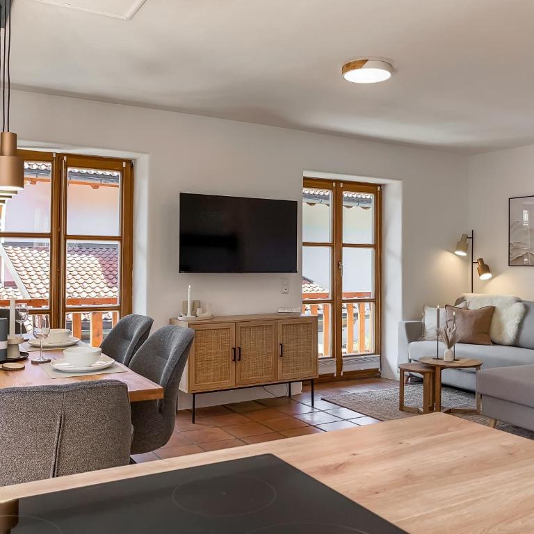 ALPINESTAY #1 - Apartment für 6 - Bergblick, Balkon, Kamin, Kino, Yoga, Parkplatz - Apartment mit 2 Schlafzimmern - 17