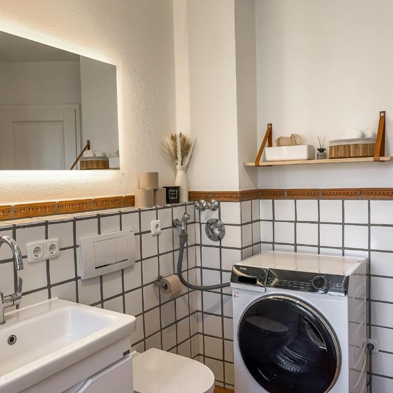 ALPINESTAY #1 - Apartment für 6 - Bergblick, Balkon, Kamin, Kino, Yoga, Parkplatz - Apartment mit 2 Schlafzimmern - 20