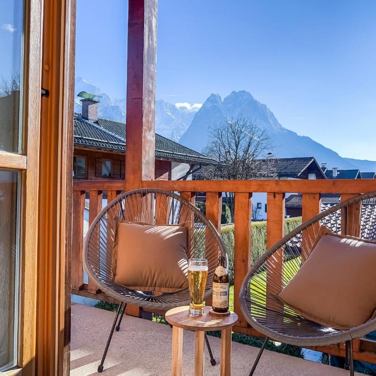 ALPINESTAY #1 - Apartment für 6 - Bergblick, Balkon, Kamin, Kino, Yoga, Parkplatz - Apartment mit 2 Schlafzimmern - 30