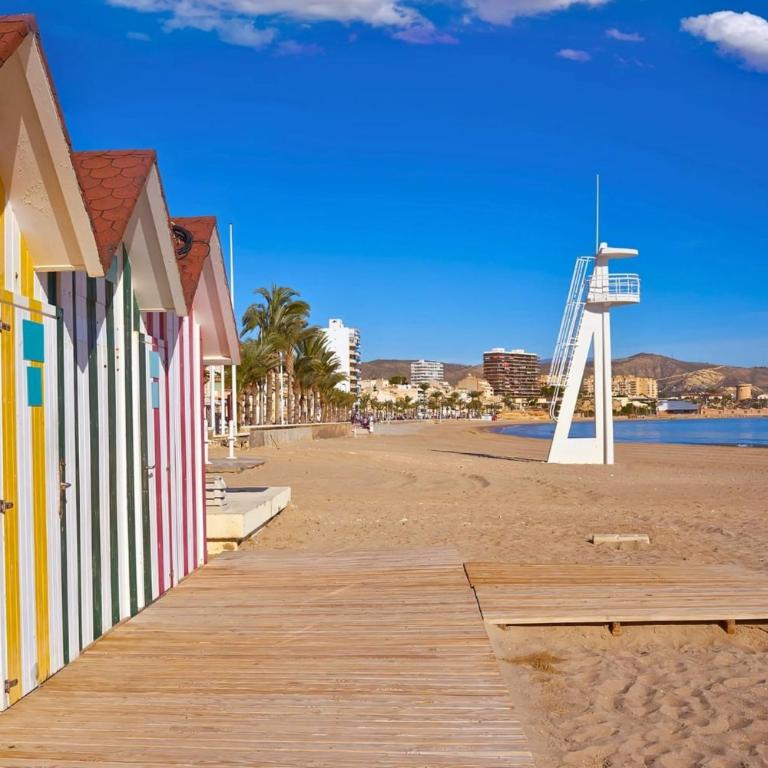 Bright flat 50m from the beach with swimming pool and car park - Apartamento - 1