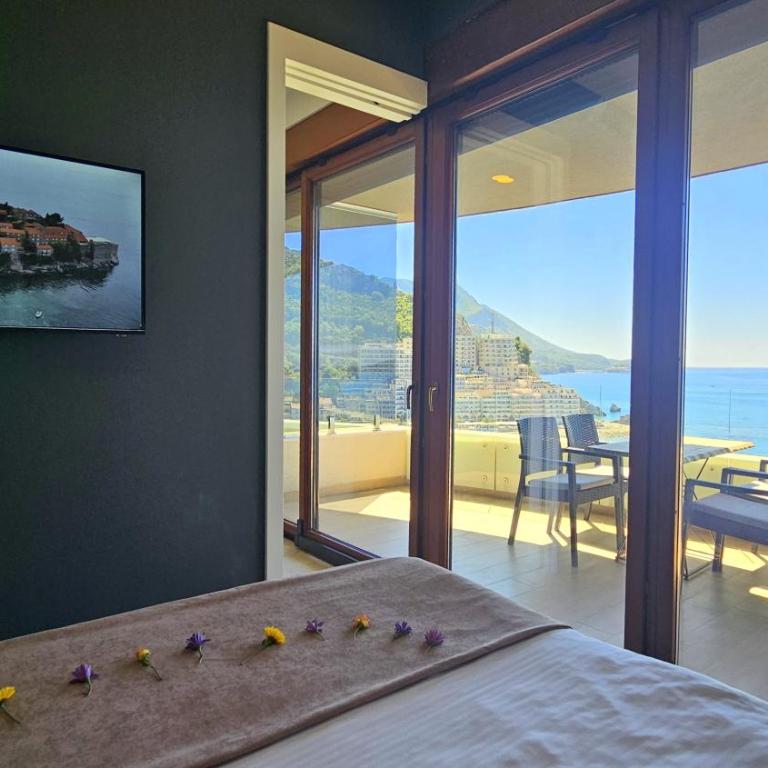 Royalis Suites Rafailovici - Beachfront Sea View Apartments - Superior Suite with Sea View - 2