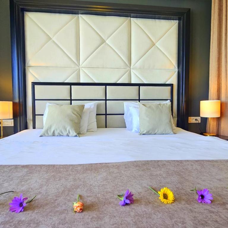 Royalis Suites Rafailovici - Beachfront Sea View Apartments - Superior Suite with Sea View - 6