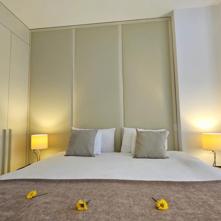 Royalis Suites Rafailovici - Beachfront Sea View Apartments - King Two-Bedroom Suite with Sea View - 5