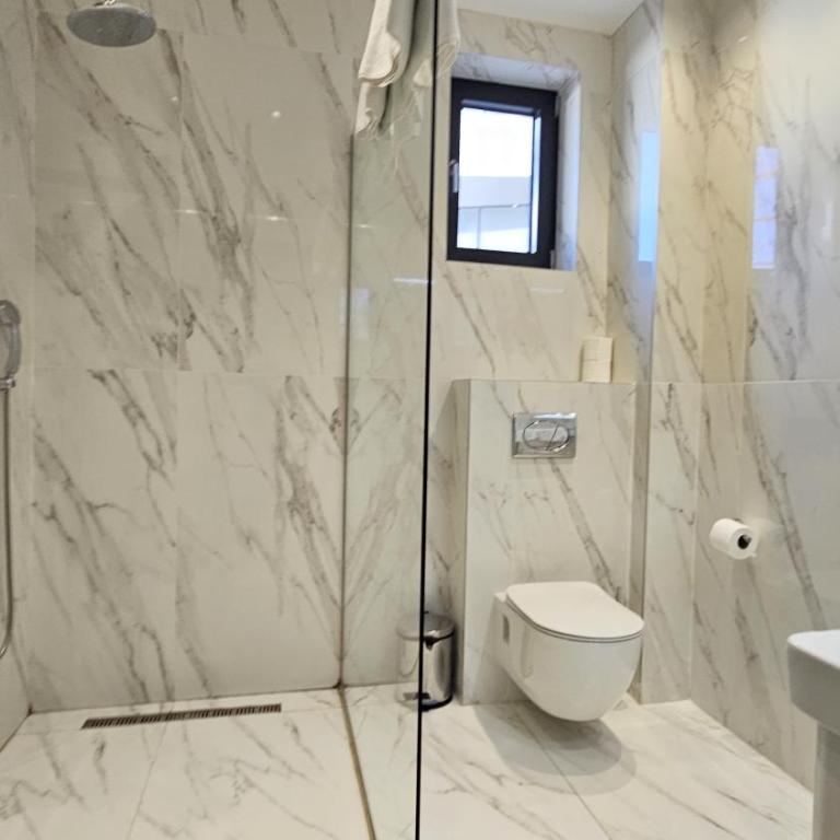 Royalis Suites Rafailovici - Beachfront Sea View Apartments - King Two-Bedroom Suite with Sea View - 4