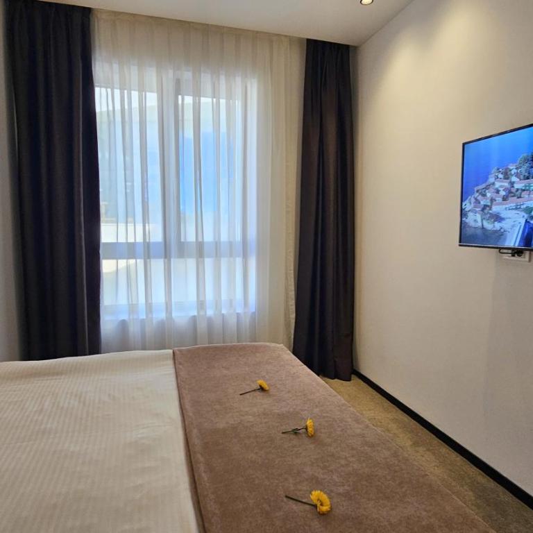 Royalis Suites Rafailovici - Beachfront Sea View Apartments - King Two-Bedroom Suite with Sea View - 15
