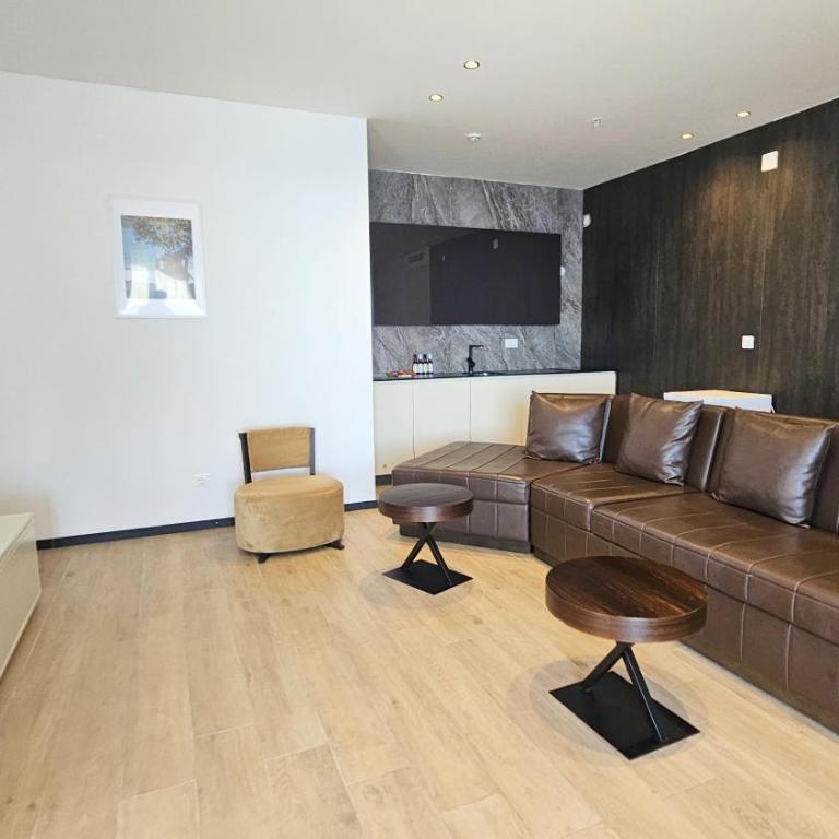 Royalis Suites Rafailovici - Beachfront Sea View Apartments - King Two-Bedroom Suite with Sea View - 13