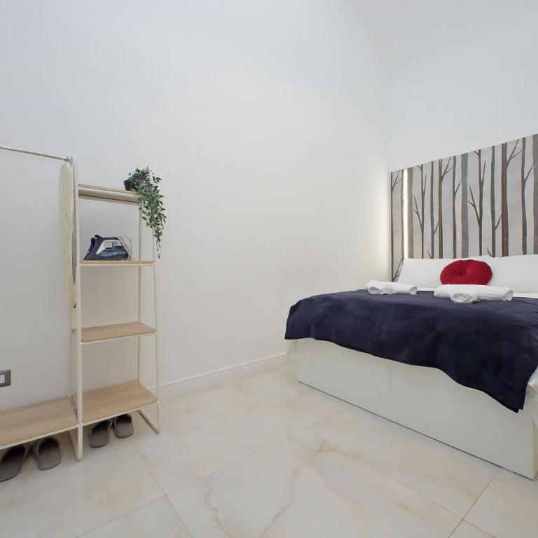 Principe Amedeo piano terra - Appartamento con 2 Camere da Letto - 79