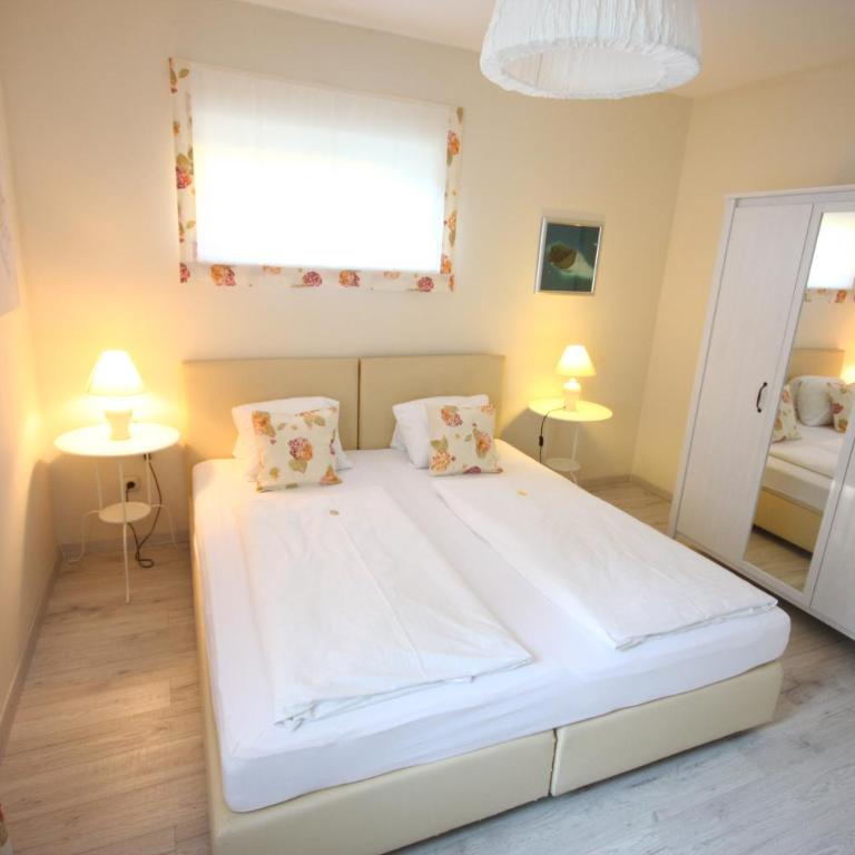 Hotel Rösch - Familienzimmer mit Terrasse - Nebengebäude - 2