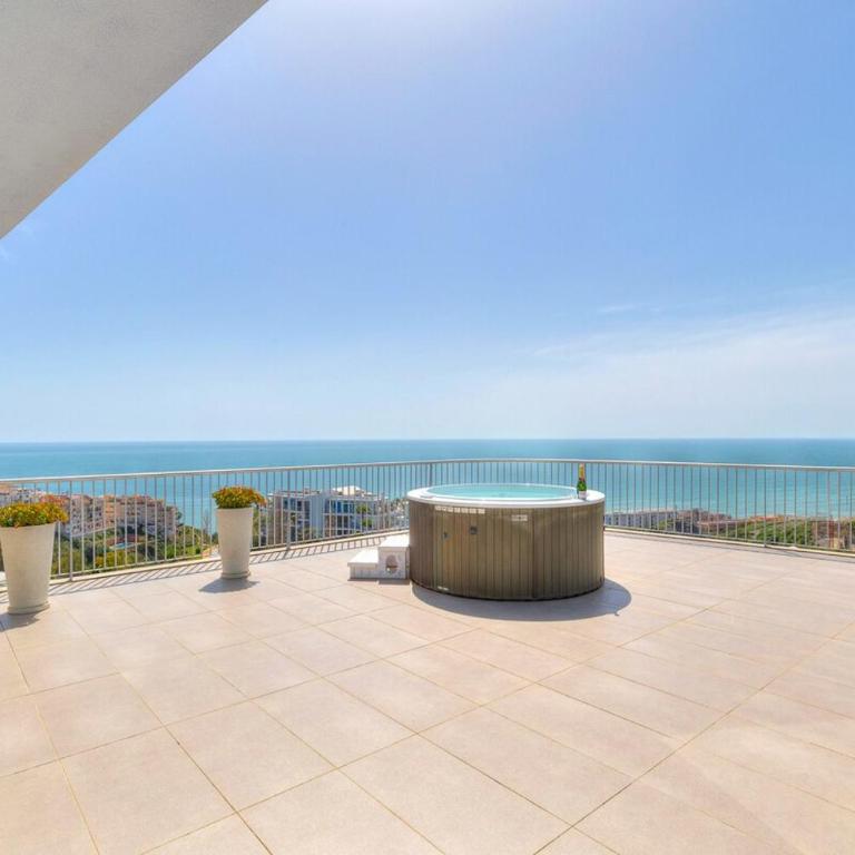 Spectacular penthouse - Top view - Two-Bedroom Apartment - 4