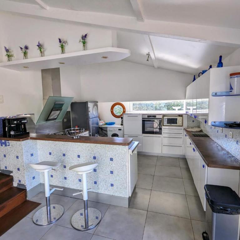 Magnifique maison avec piscine, idéalement située - Haus mit 4 Schlafzimmern - 23