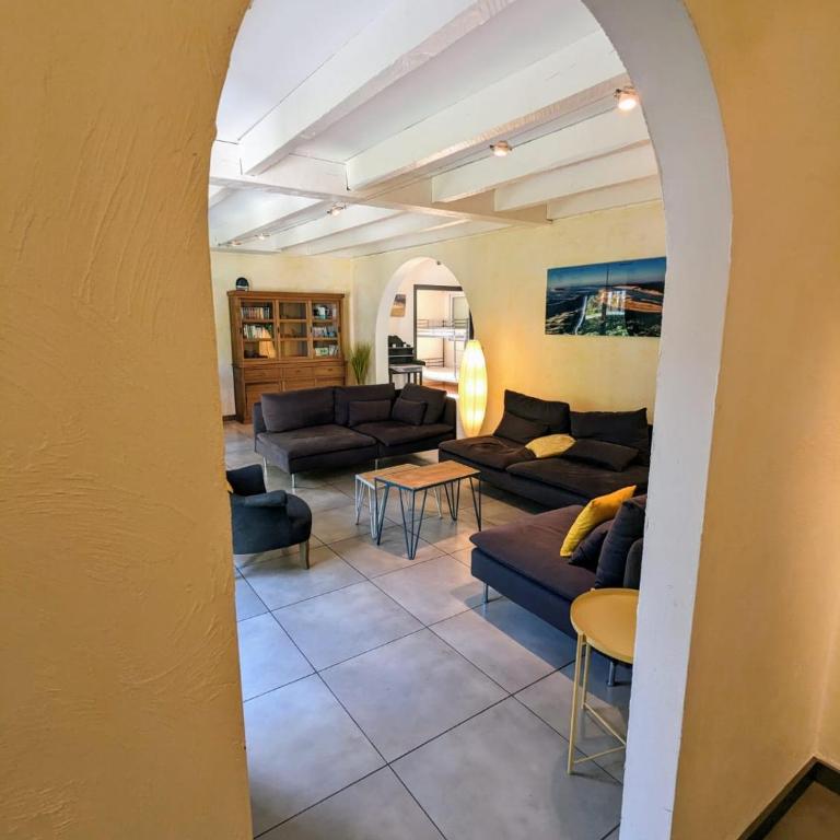 Magnifique maison avec piscine, idéalement située - Haus mit 4 Schlafzimmern - 28