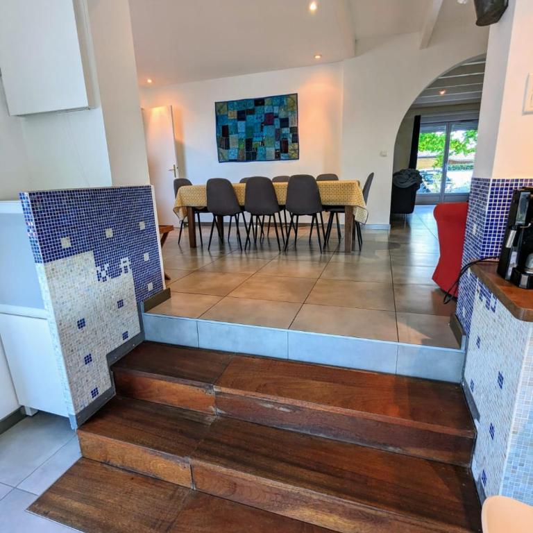 Magnifique maison avec piscine, idéalement située - Haus mit 4 Schlafzimmern - 29