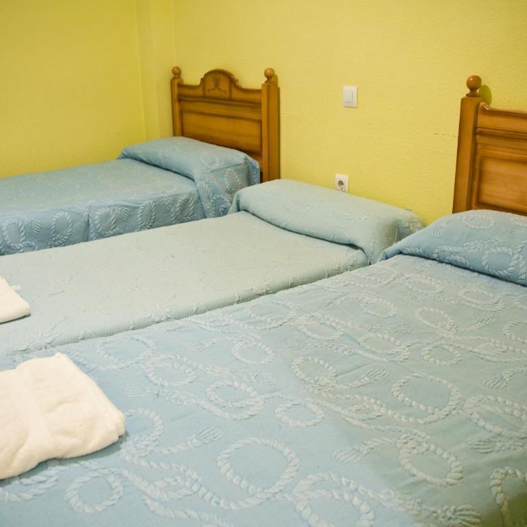 Pensión Aries II - Habitación Triple - 6