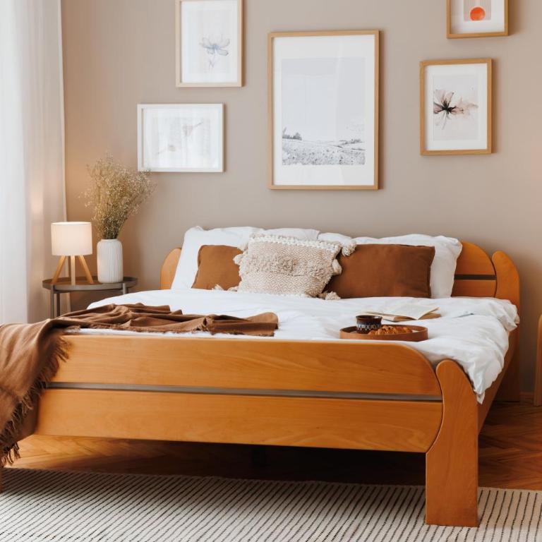 Bright Harmony with Balcony Old Town Renovated - Three-Bedroom Apartment with Balcony - 12