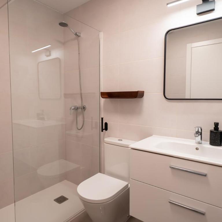 Beautiful 2-bedroom apartment near center and beach - Two-Bedroom Apartment - 5