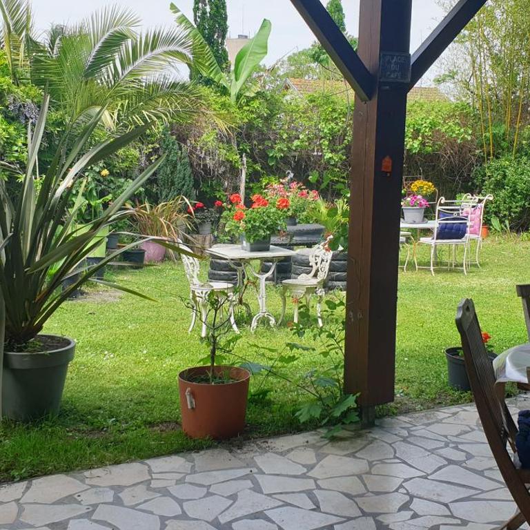 Chambres Du Petit Bonheur - Chambre Double - Vue sur Jardin - 42