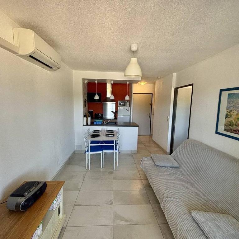 Appartement climatisé à Argelès-sur-Mer avec Parking - 4 couchages - FR-1-388-52 - Appartement (4 Adultes) - 2