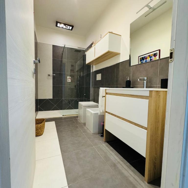 Yema Via di Mezzo, Lucca, Italy - One-Bedroom Apartment - 9