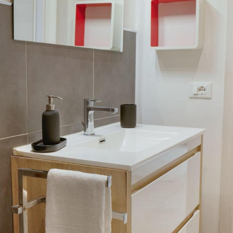 Yema Via di Mezzo, Lucca, Italy - One-Bedroom Apartment - 11