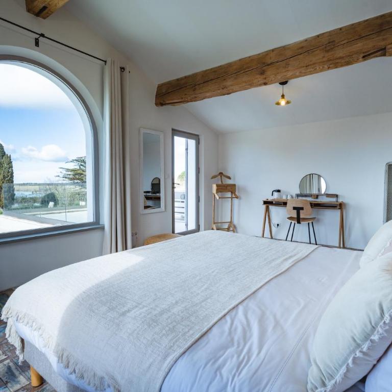 Mas du Couvin, maison d'hôtes en Camargue - Camera Matrimoniale Deluxe con Balcone - 18