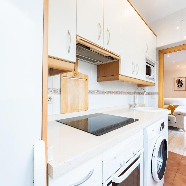 Amazing City Center Apartment - Three-Bedroom Apartment - 15