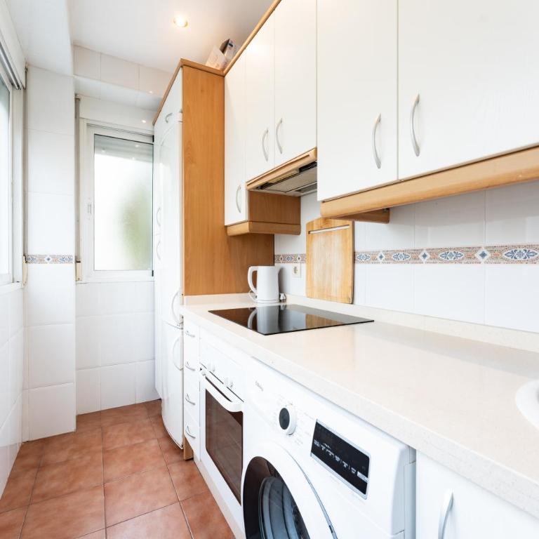 Amazing City Center Apartment - Three-Bedroom Apartment - 14