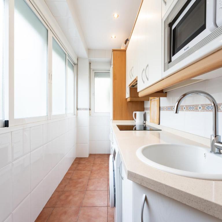Amazing City Center Apartment - Three-Bedroom Apartment - 13