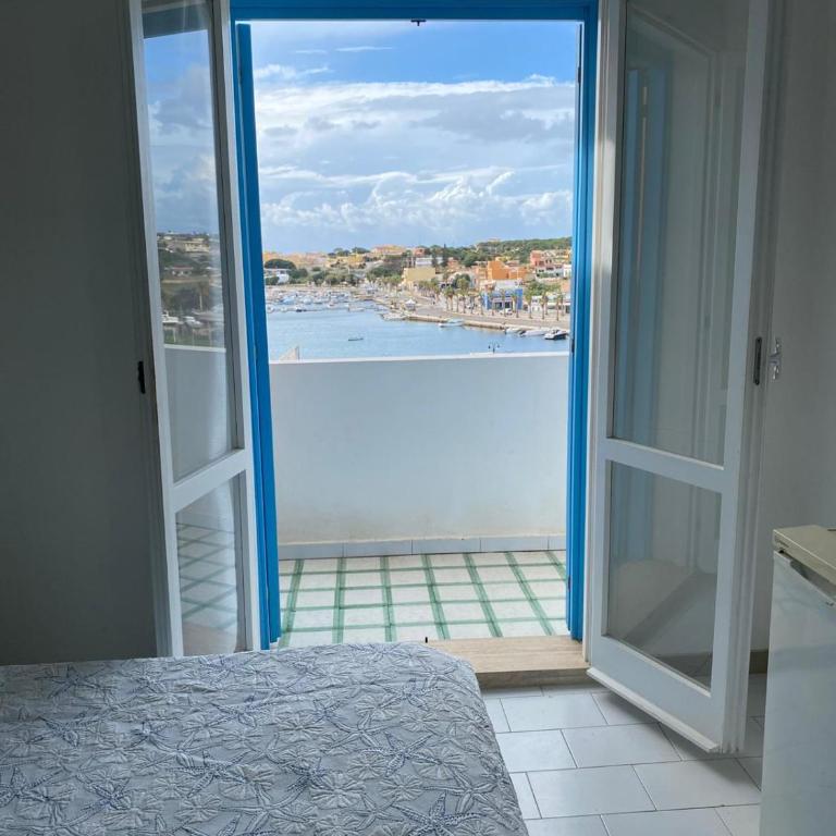 Casa Lipadusa - Camera Matrimoniale con Balcone e Vista Mare - 7