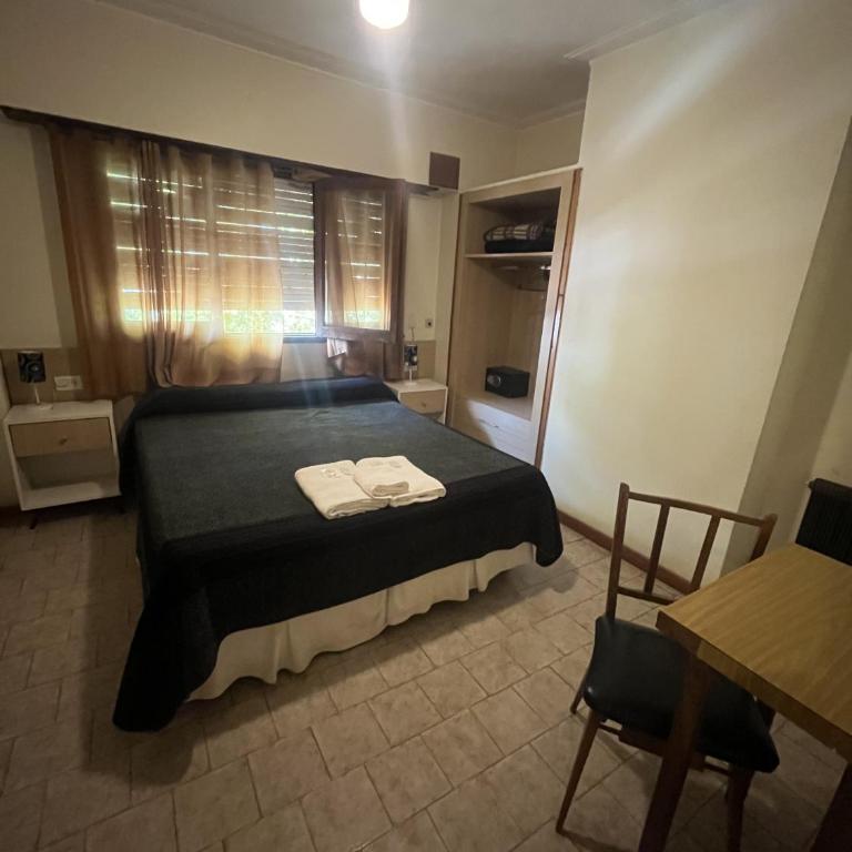 Hotel Europa - Habitación Doble con baño privado - 12
