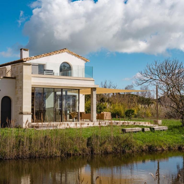 Mas du Couvin, maison d'hôtes en Camargue - Camera King con Vista Giardino - 2
