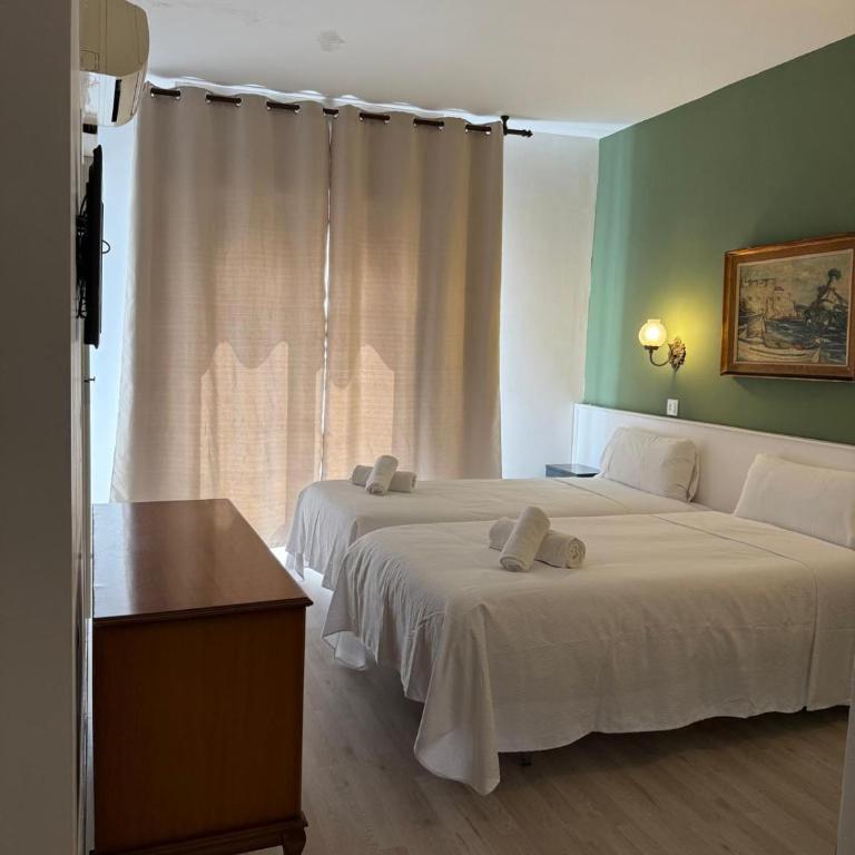 Hotel Nou Roser - Habitación Doble Deluxe - 2 camas - 3