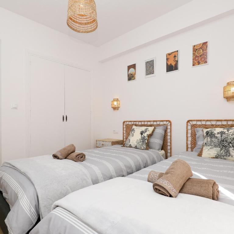 Camelia 3bed apartment - Fuengirola centre, 250m beach - Apartamento de 3 dormitorios con balcón - 15