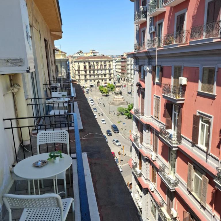 Napoli central - Double Room with Private Bathroom - 1