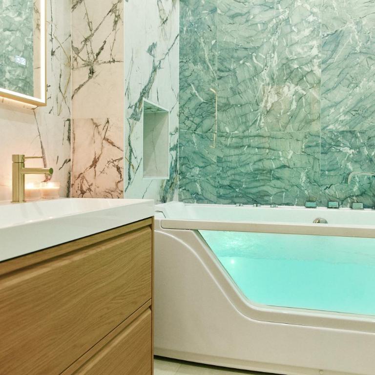 Lavie Maison Marais Jacuzzi & Parisian Charm - Appartement 3 Chambres Deluxe - 32