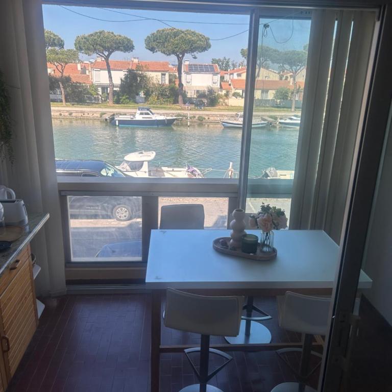 Appt t2 cabine parking privée superbe vue canal - Appartement 2 Chambres - 3