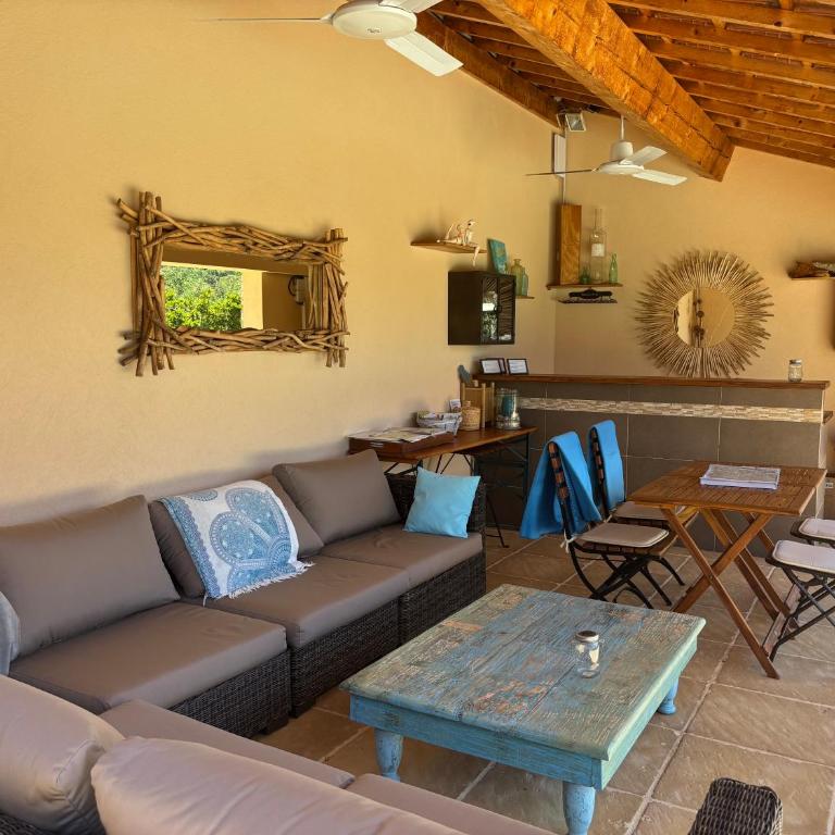 Maison vue mer sur les Îles d'Or - Villa 2 Chambres - 9