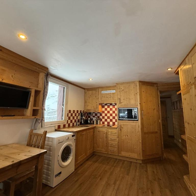 Le Nid Douillé du Crêt, parking et terrasse - Apartment mit 1 Schlafzimmer - 9