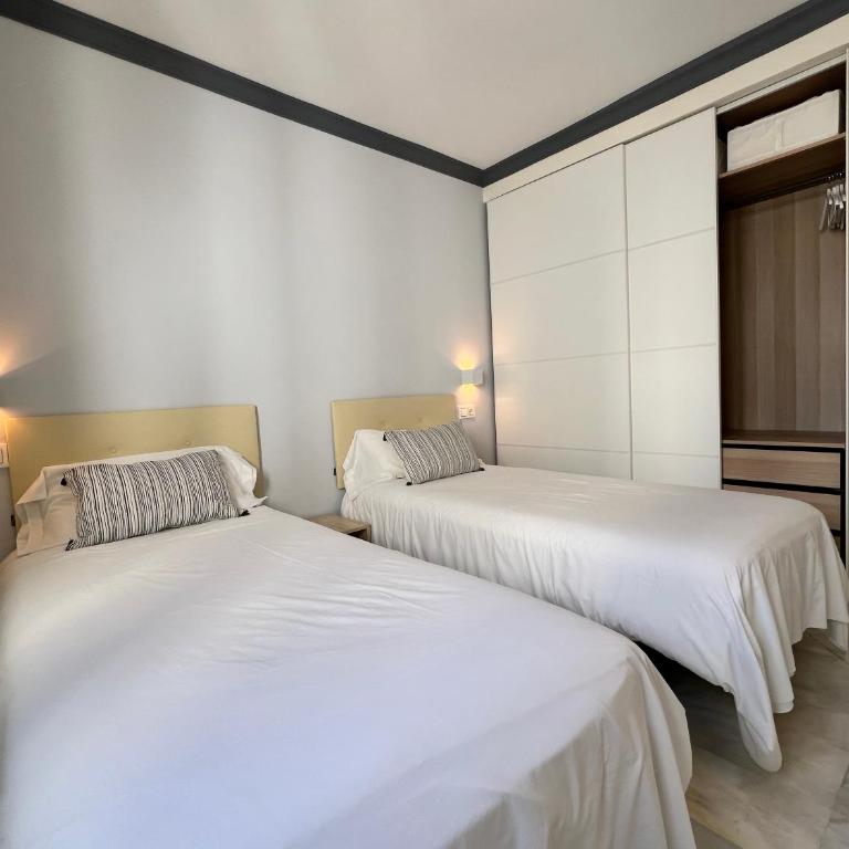Jardines del Puerto Apartment for up to 6, totally refurbished 2025, gardens, pools, garage, wifi - Apartamento Deluxe - 43