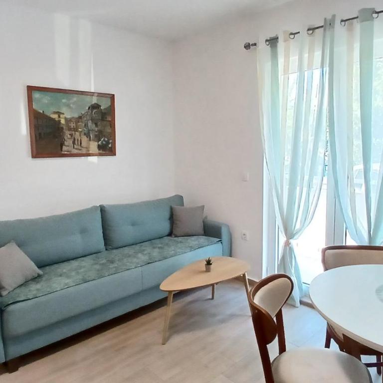 Apartments Tiha noć Kotor - One-Bedroom Apartment - Sea Side - 1