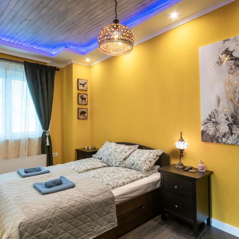 The Belfort Townhomes - Lux Salon - Two-Bedroom Apartment - 5