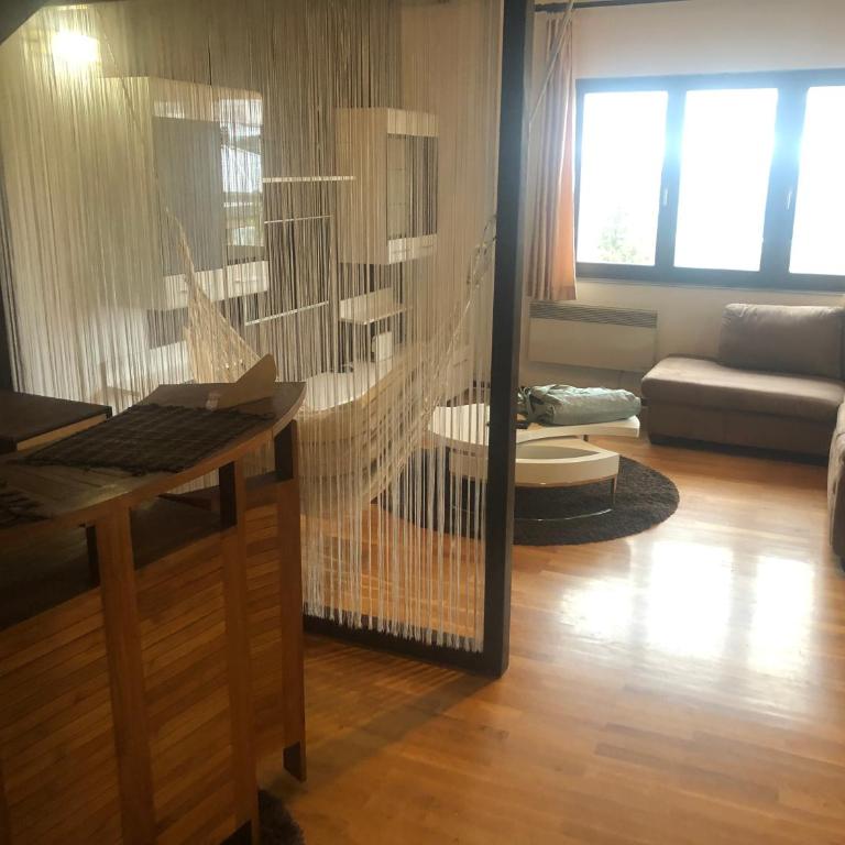 Cozy 150m2 Apartment , 2 Parking places - Apartman sa 3 Spavaće Sobe - 2