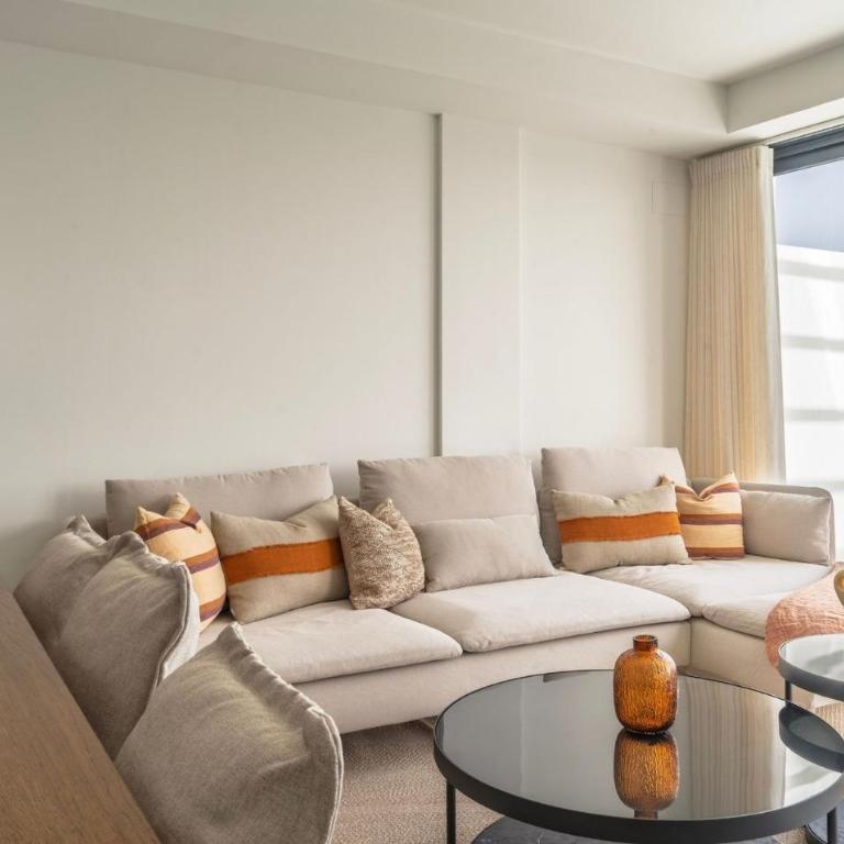 Modern Two-Bedroom Coastal Retreat with Panoramic Sea Views to Africa - Apartment - 2