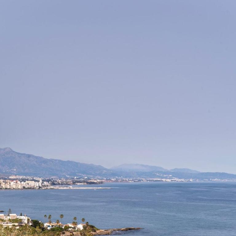 Modern Two-Bedroom Coastal Retreat with Panoramic Sea Views to Africa - Apartment - 30