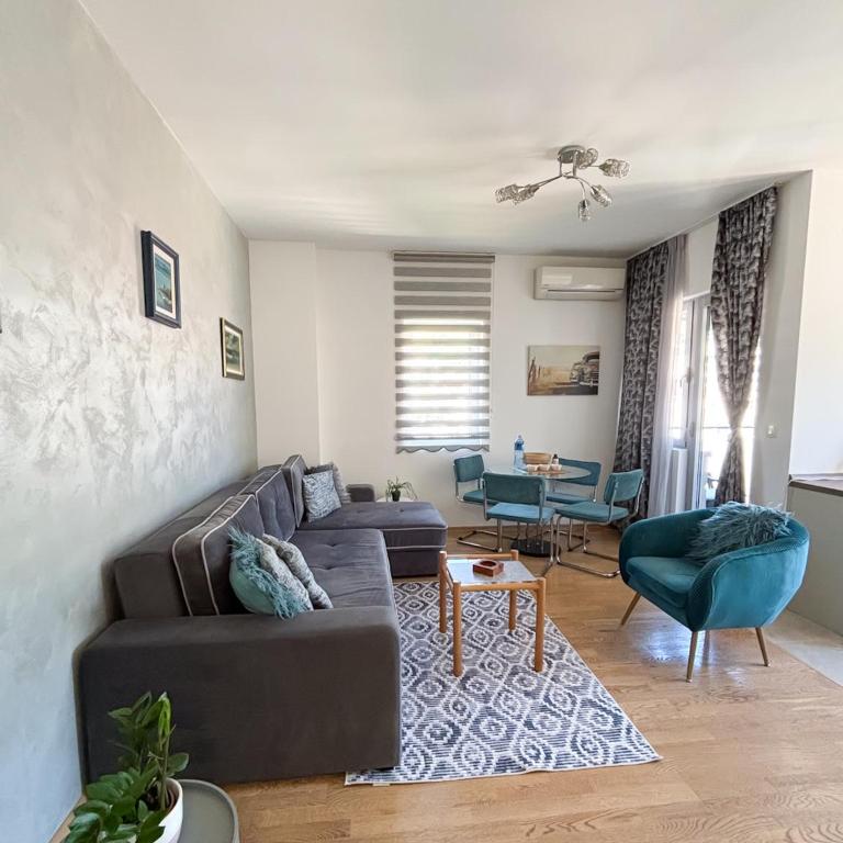 Charming Stay in Budva Center with Parking - Apartman sa 2 Spavaće Sobe - 1