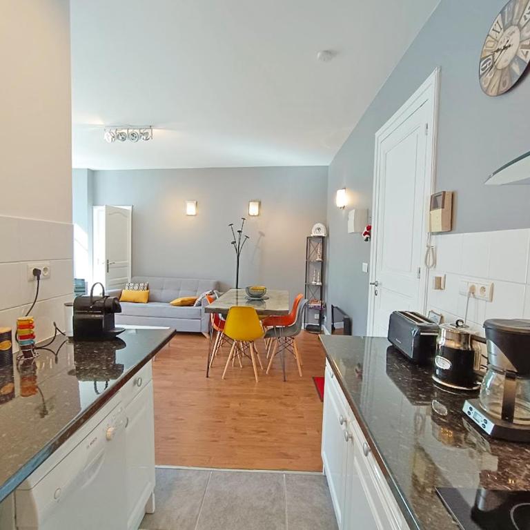 Luchon Holidays, parking, wifi, balcon, cave, T3 8 personnes - Apartment with Balcony - 16