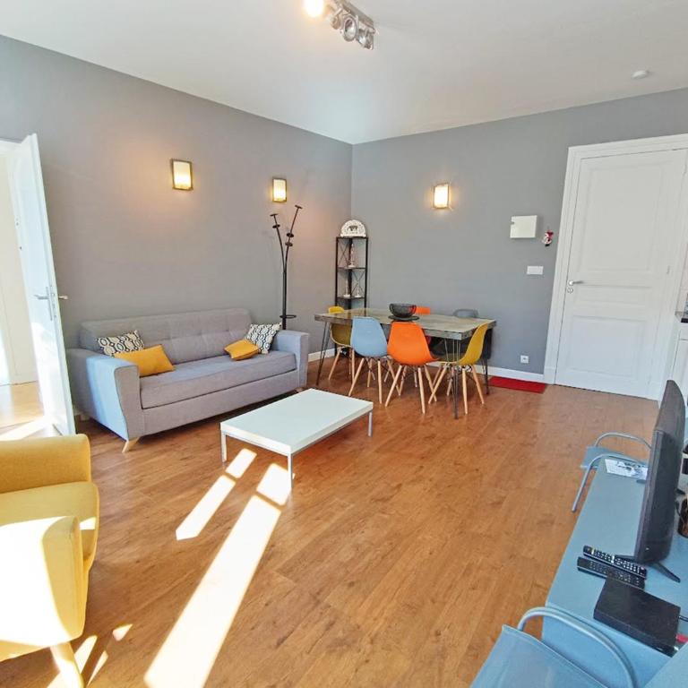 Luchon Holidays, parking, wifi, balcon, cave, T3 8 personnes - Apartment with Balcony - 7