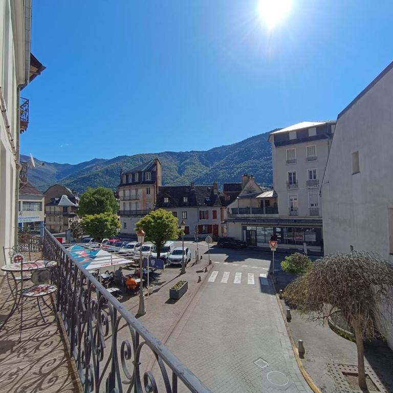Luchon Holidays, parking, wifi, balcon, cave, T3 8 personnes - Apartment with Balcony - 38